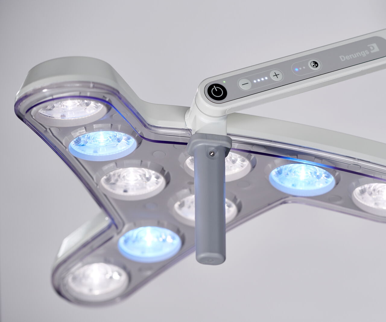 Surgical light TRIANGO 100 - Derungs Licht AG