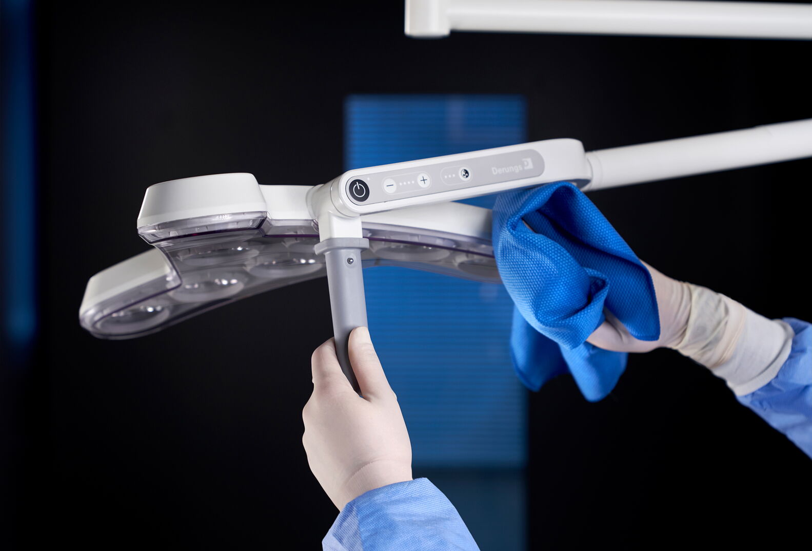 Surgical light TRIANGO 100 - Derungs Licht AG